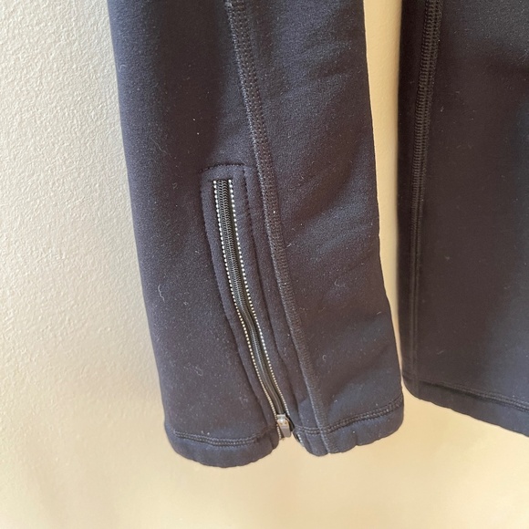 L.L. Bean Sz M Fleece Lined Pants Straight Leg Sweatpants Pull On Ankle Zipper - Picture 4 of 8